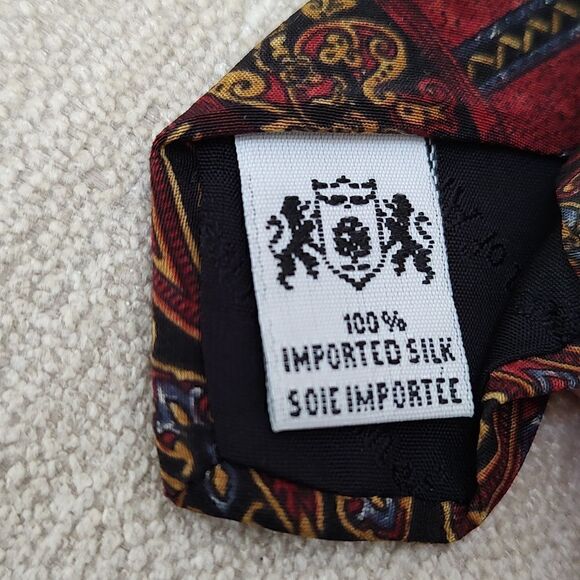 Metropolitan Museum of Art Silk Men's Necktie - Picture 3 of 9